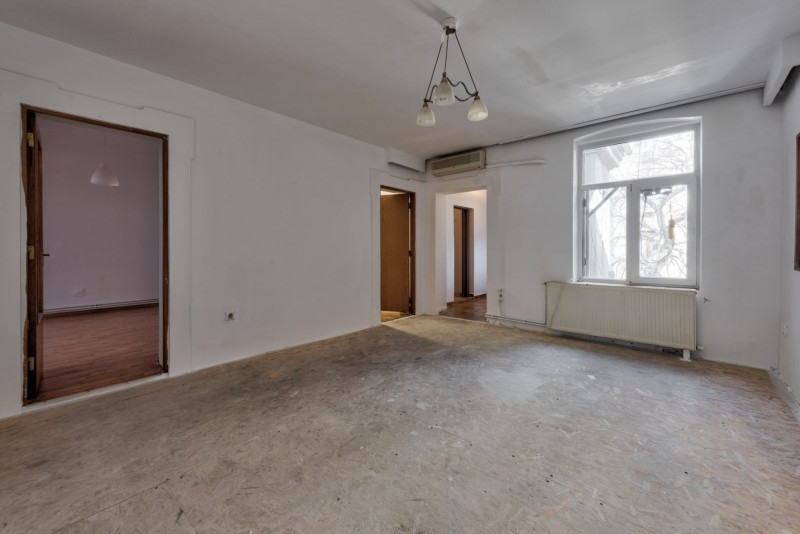 Apartament spatios de 4 camere, etaj 3/P+3+pod, Magheru - Ion Campineanu!