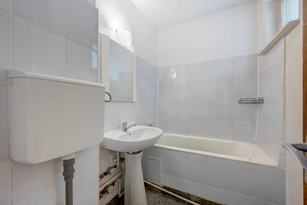 Apartament de 3 camere, vedere frumoasă, bloc Z, Drumul Taberei!