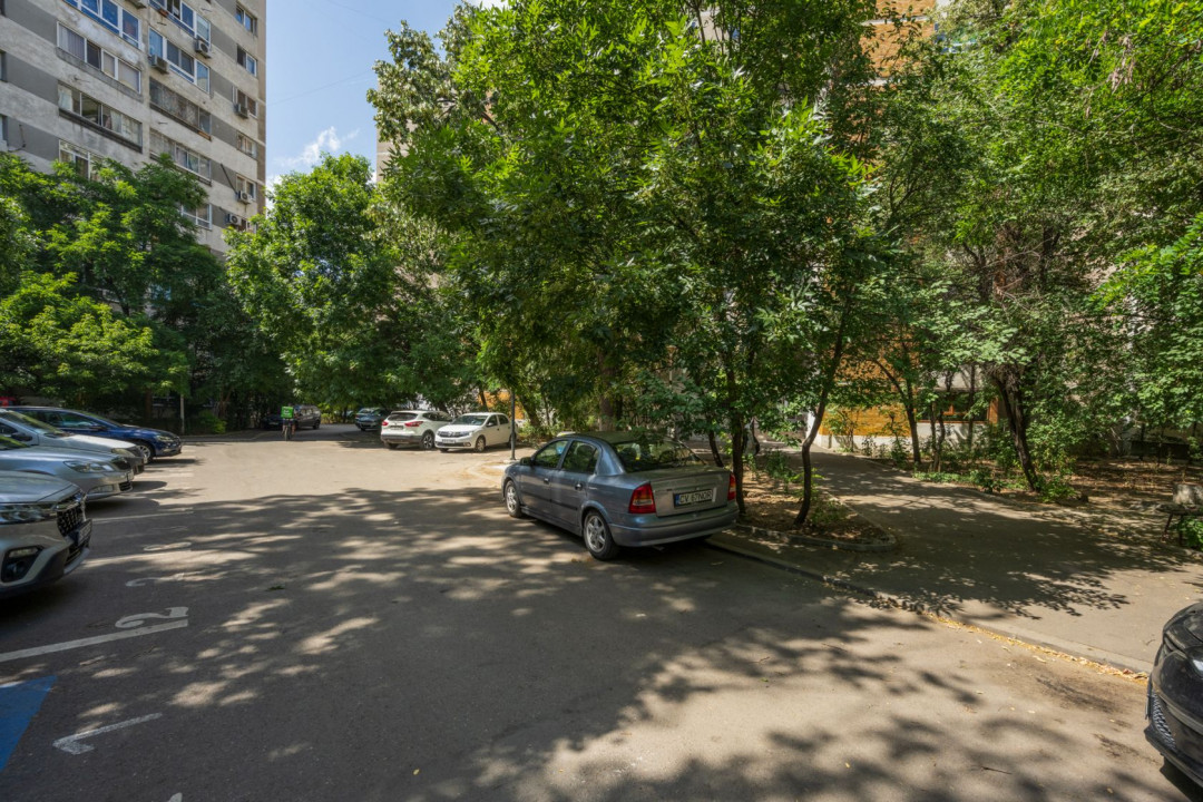 Apartament de 3 camere, vedere frumoasă, bloc Z, Drumul Taberei!