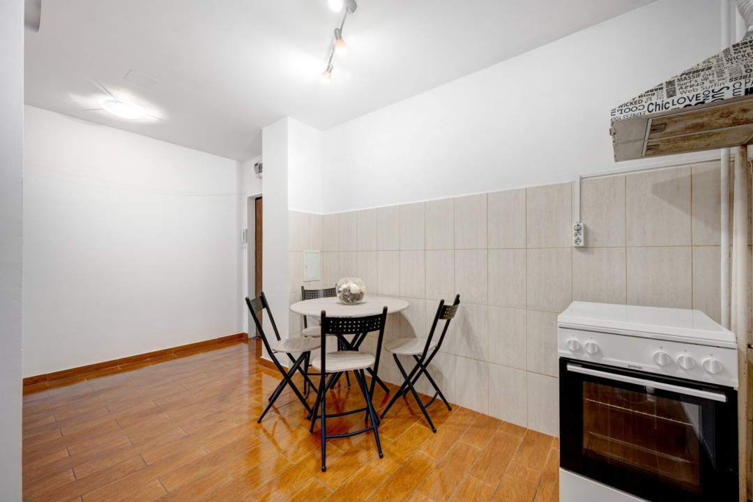 Apartament de 2 camere, etaj 3, metrou la 2 minute, Piața Gorjului!