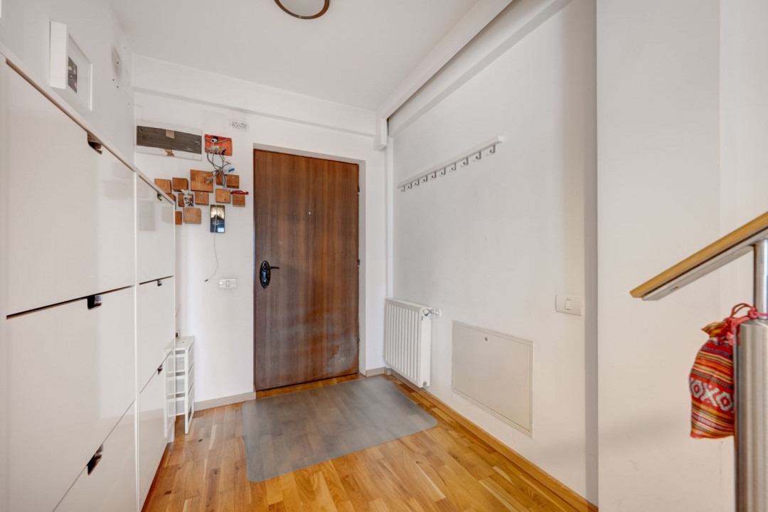 Apartament spațios de 4 camere cu loc de parcare, Calea Călărașilor!