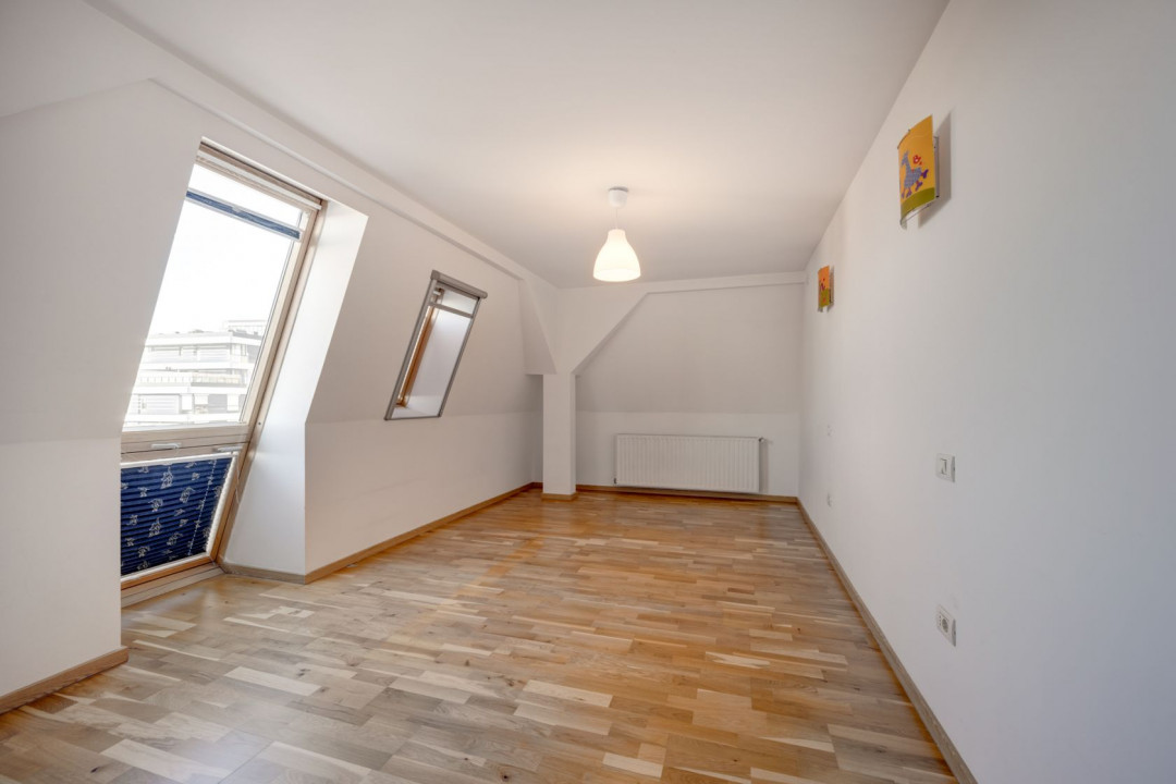 Apartament spațios de 4 camere cu loc de parcare, Calea Călărașilor!