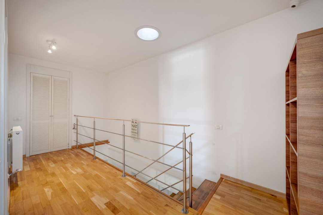 Apartament spațios de 4 camere cu loc de parcare, Calea Călărașilor!