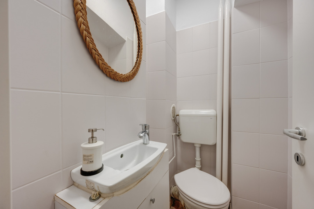Apartament spațios și luminos de 3 camere cu 2 băi, bloc 1979, Sala Radio!
