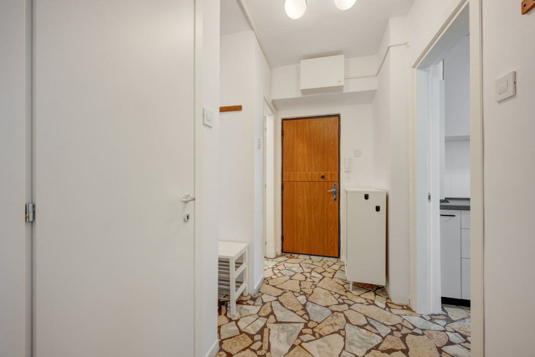 Apartament spațios și luminos de 3 camere cu 2 băi, bloc 1979, Sala Radio!