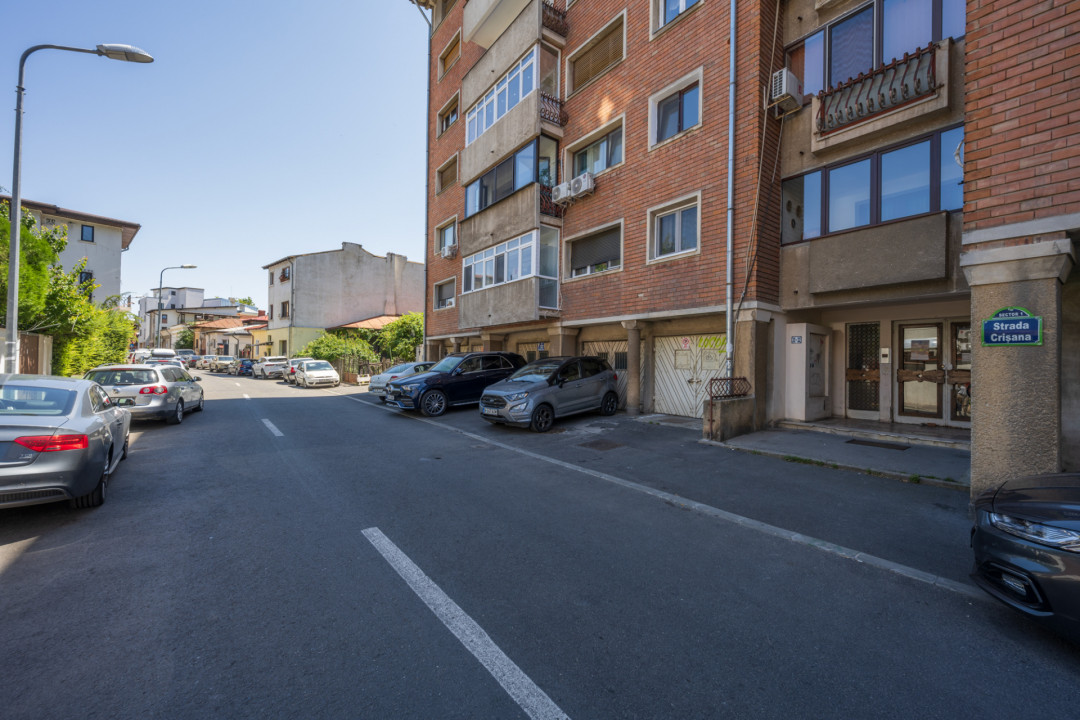 Apartament spațios și luminos de 3 camere cu 2 băi, bloc 1979, Sala Radio!