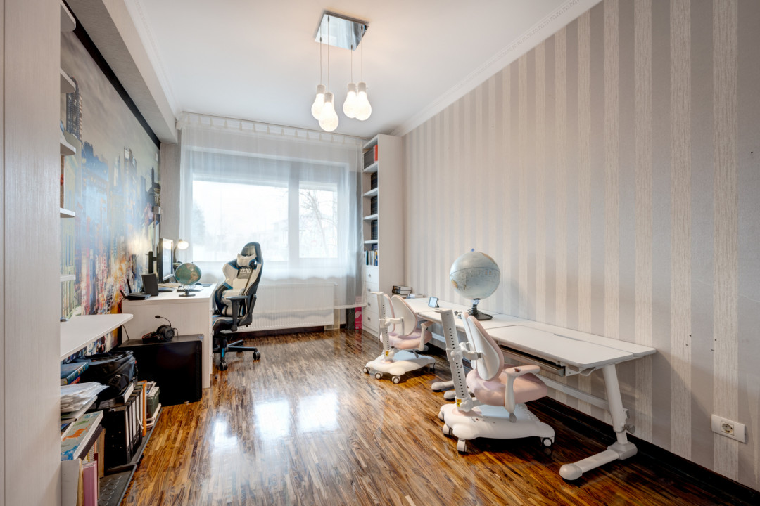 Apartament de 5 camere 170mp utili, 77mp curte și 3 locuri de parcare! 