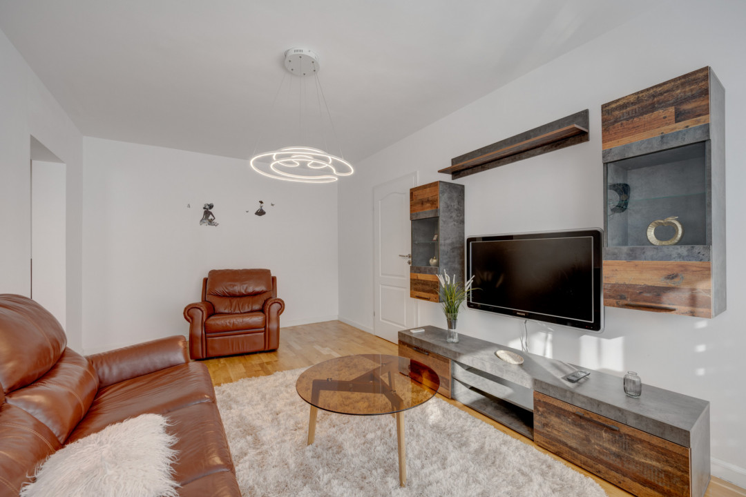 Apartament de 2 camere proaspăt renovat, 5 min de metrou, prima închiriere!