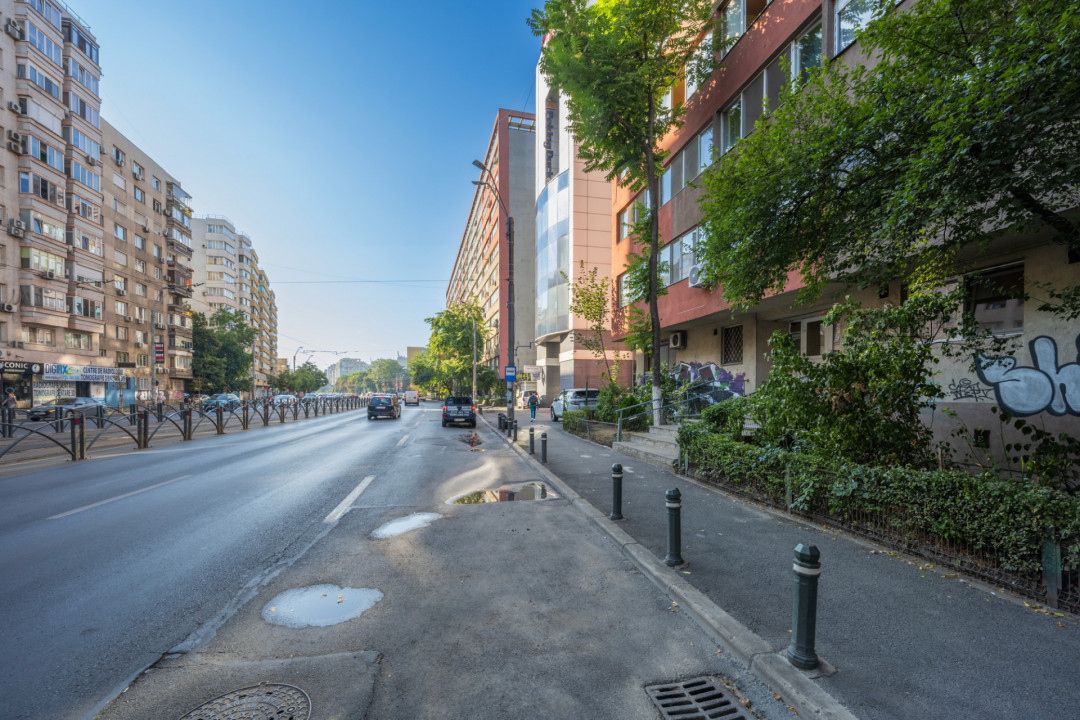 Apartament de 2 camere proaspăt renovat, 5 min de metrou, prima închiriere!