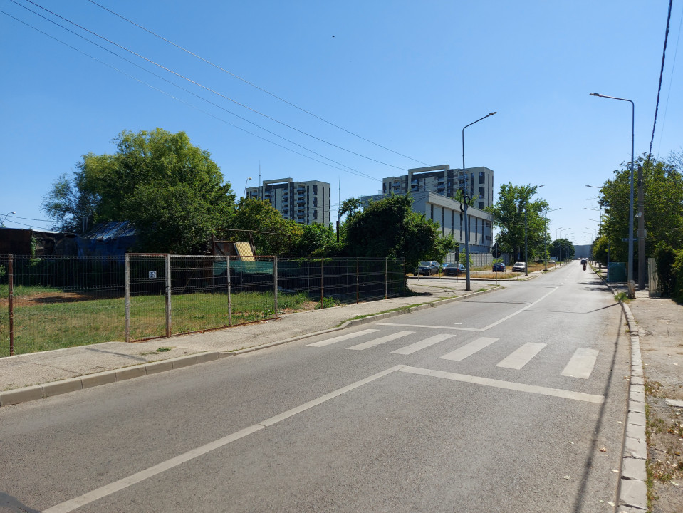 Teren de 702mp cu 24m deschidere situat pe Bd. Laminorului! 