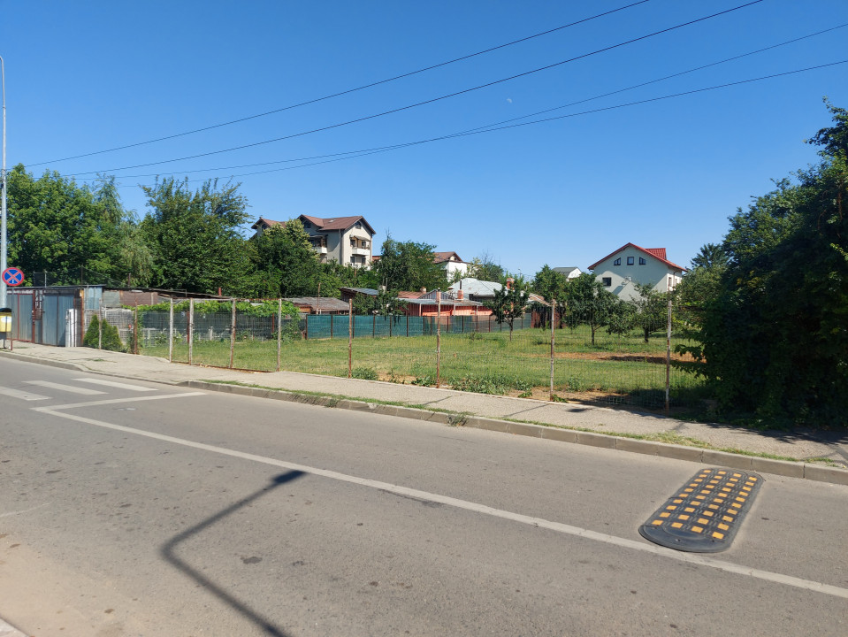 Teren de 702mp cu 24m deschidere situat pe Bd. Laminorului! 