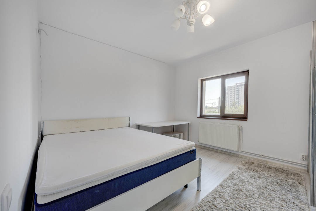 O proprietate imobiliară deosebită, formată din casă și mult teren! 