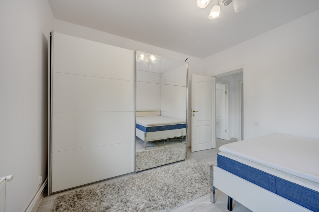 O proprietate imobiliară deosebită, formată din casă și mult teren! 