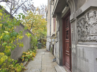 Apartament in Vila, 5 camere,  Alexandru Philippide 4, de renovat