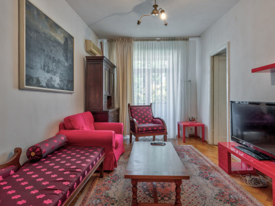 Apartament de 2 camere in vila interbelica, la 5 minute de Parcul Cismigiu!