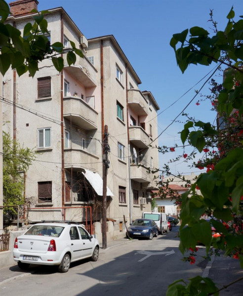 Apartament  generos de 3 camere in vila Piata Unirii - Mitropolie!